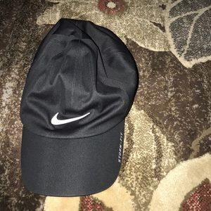 Nike golf hat. Barely worn.